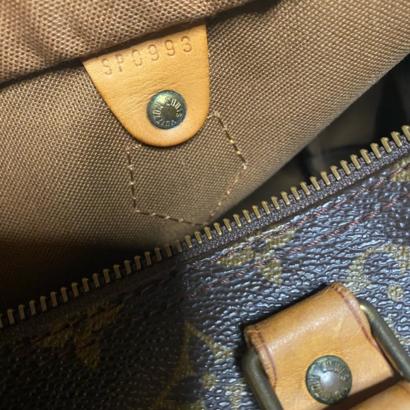 Authentic Louis Vuitton LV Speedy 30 - Picture 8 of 13